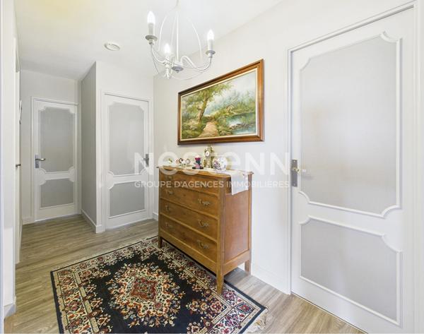 A vendre à Aurillac, quartier Baradel, Maison de type 6 d'une surface de 115 m², avec garage et jardin.