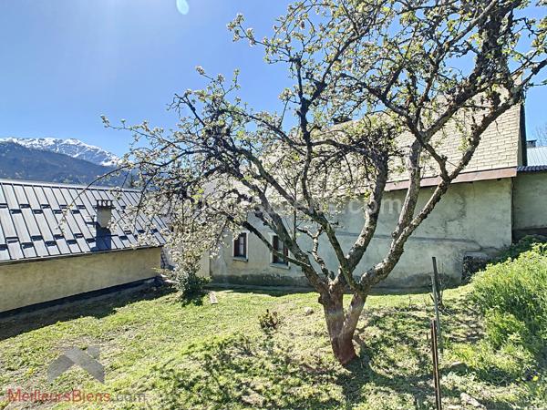 Maison de village avec garage fermé