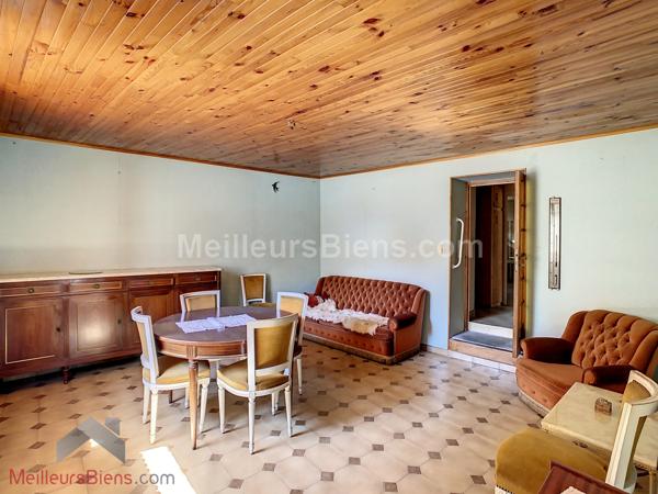 Maison de village avec garage fermé