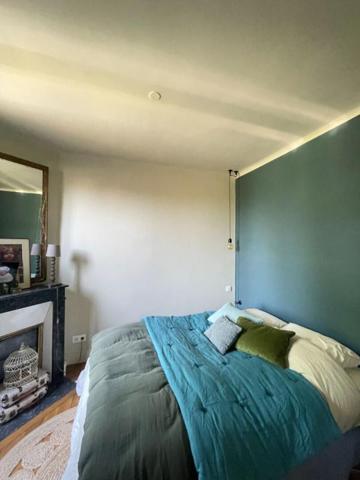 Maison d'architecte avec jardin arboré à 2 pas du centre du Perreux