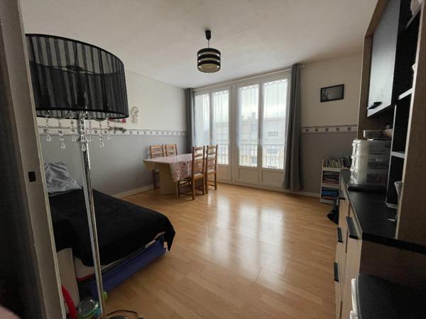 TRES BEL APPARTEMENT DE 66 M² REFAIT A NEUF SITUE AU 4ème ETAGE D'UN IMMEUBLE DE STANDING Beauvais (60000)