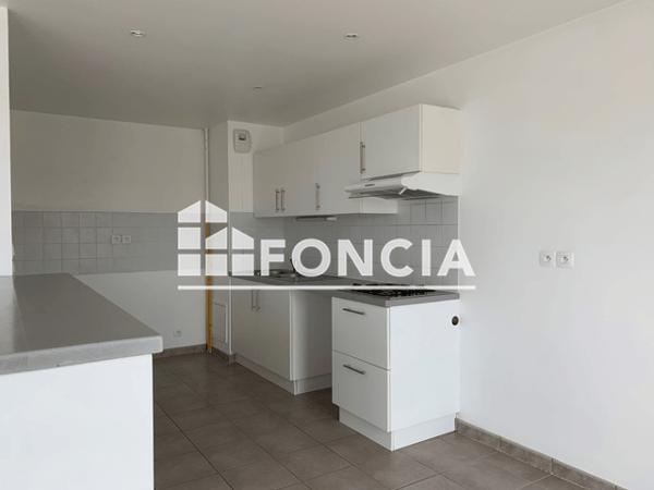 Location Appartement 3 pièces 80.6 m² - 185 RUE NATTIER Brest 29200
