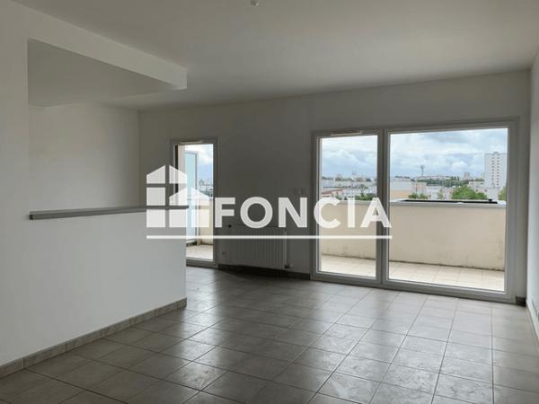 Location Appartement 3 pièces 80.6 m² - 185 RUE NATTIER Brest 29200