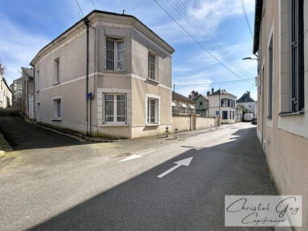 Montval-sur-Loir (72500), maison de charme à vendre 4 chambres, cour et dépendances, coeur de ville