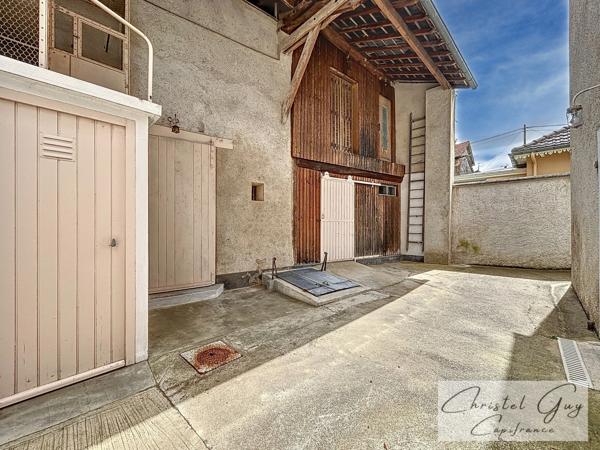 Montval-sur-Loir (72500), maison de charme à vendre 4 chambres, cour et dépendances, coeur de ville