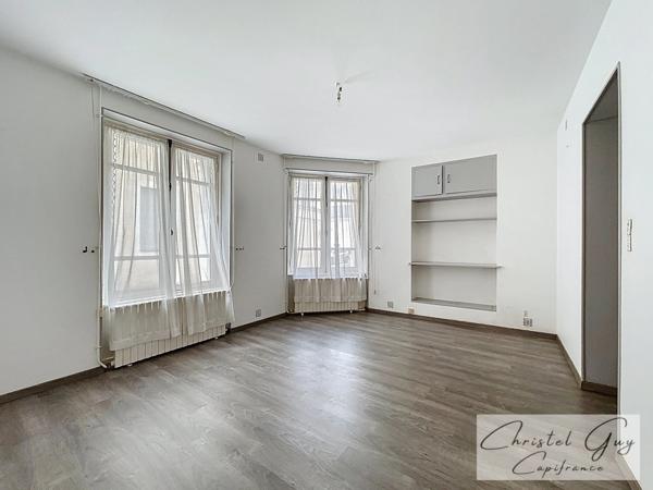Montval-sur-Loir (72500), maison de charme à vendre 4 chambres, cour et dépendances, coeur de ville