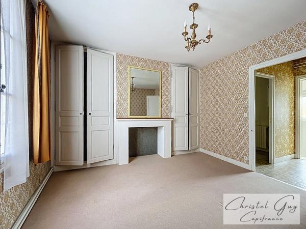 Montval-sur-Loir (72500), maison de charme à vendre 4 chambres, cour et dépendances, coeur de ville