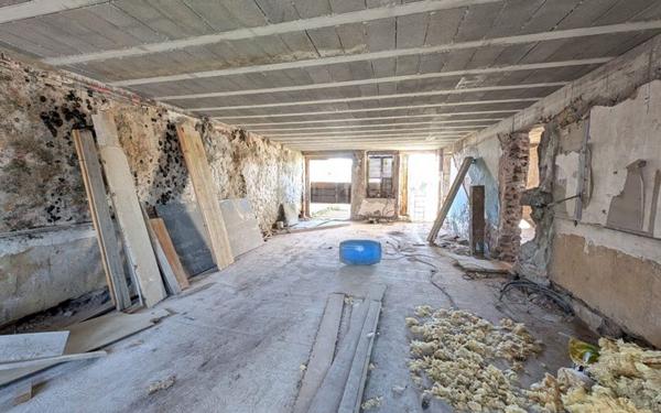 Maison à vendre    6 pièces • 300 m2 Bruyères