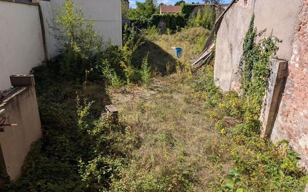 Maison à vendre    6 pièces • 300 m2 Bruyères