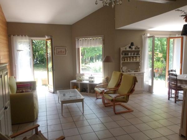 Riorges (42153) Superbe maison plain pied traditionnelle en impasse au calme Riorges centre