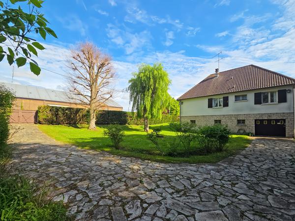 Maison 4 pièces -1243 m² de parcelle