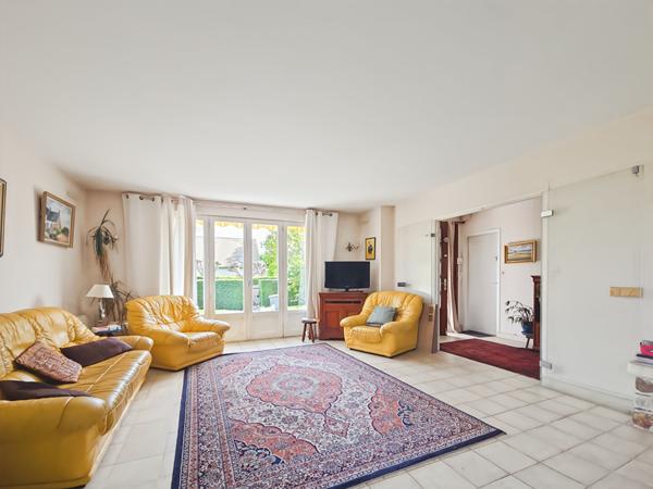 Maison 4 pièces -1243 m² de parcelle