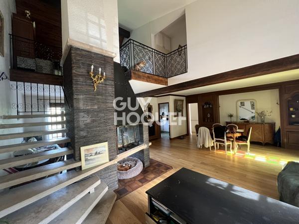 MAISON À VENDRE DE 6 PIÈCES DE 165,00 M²