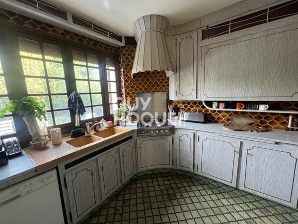 MAISON À VENDRE DE 6 PIÈCES DE 165,00 M²