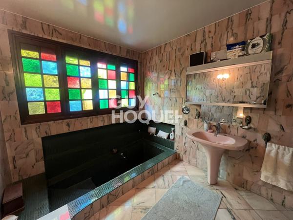 MAISON À VENDRE DE 6 PIÈCES DE 165,00 M²