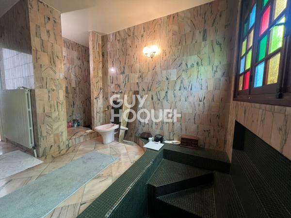 MAISON À VENDRE DE 6 PIÈCES DE 165,00 M²