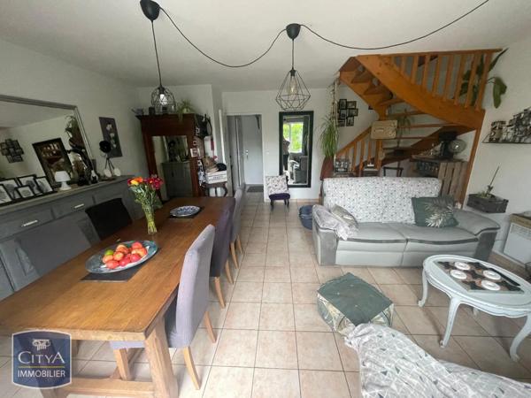 Maison à louer 4 pièces 80.84m² Tonnay-Charente (17430)