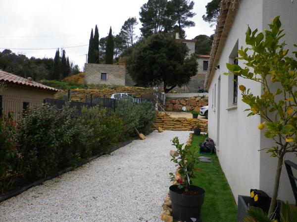 Signes (83870) Élégante maison familiale au cœur de Signes (83870) – 89 m² de confort et de lumière