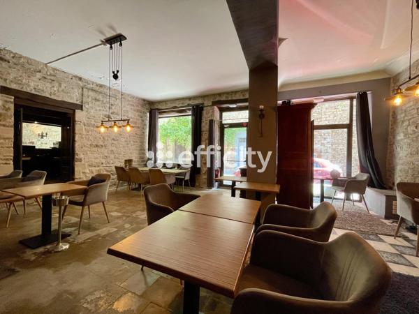 Local Commercial
        
        - 1042 m² Exclusivité 844 000 € *