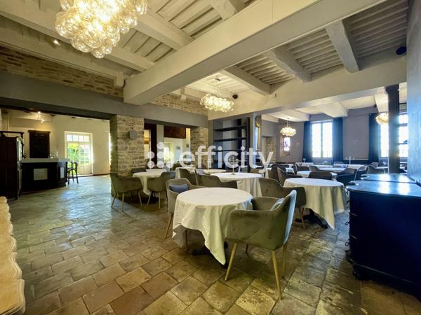 Local Commercial
        
        - 1042 m² Exclusivité 844 000 € *