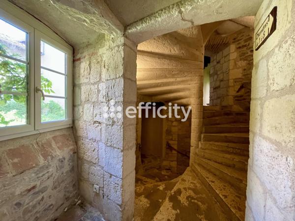 Local Commercial
        
        - 1042 m² Exclusivité 844 000 € *