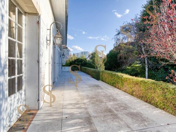 Maison familiale de 263m² avec grand jardin arboré