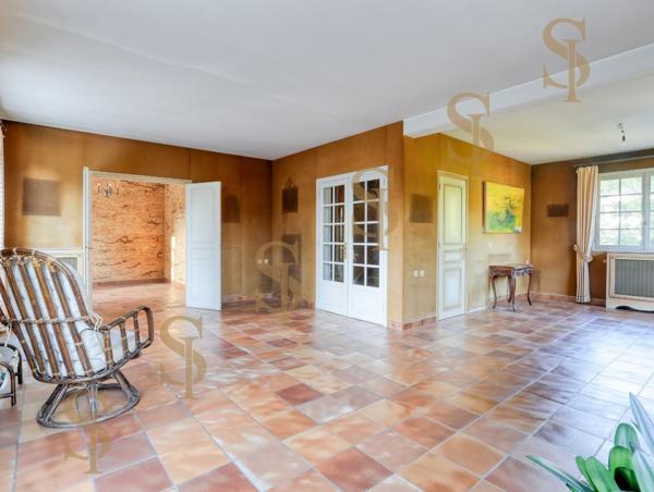 Maison familiale de 263m² avec grand jardin arboré