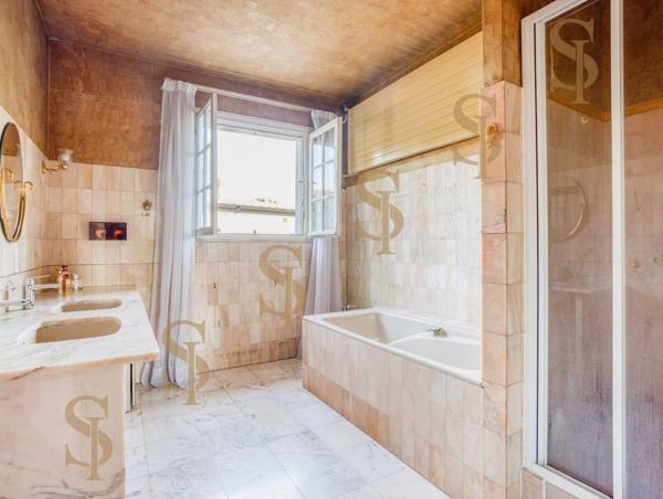 Maison familiale de 263m² avec grand jardin arboré
