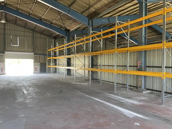 Local industriel - entrepôt de stockage