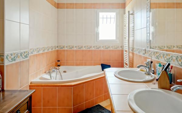 Maison à vendre    6 pièces • 190 m2 Saint-Pryvé-Saint-Mesmin