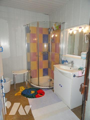 EN EXCLUSITE MAISON DE VILLE avec garage et cour intérieur avec piscine. Elle se compose d'1 ha...