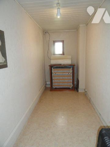 EN EXCLUSITE MAISON DE VILLE avec garage et cour intérieur avec piscine. Elle se compose d'1 ha...