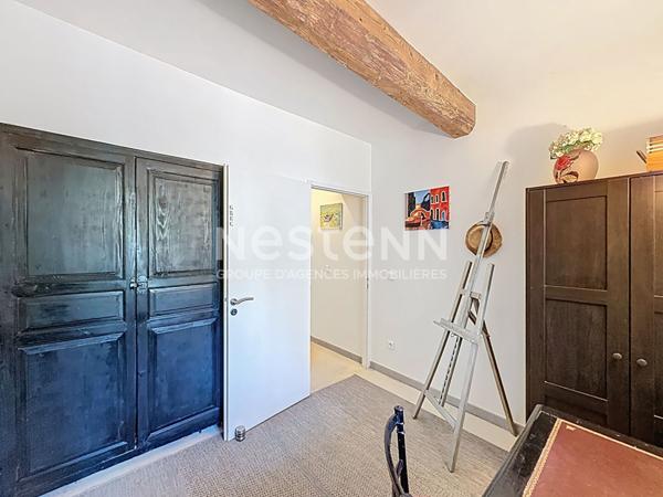 Maison vigneronne atypique entièrement rénovée 9 pièces de 185 m2 avec vue exceptionnelle sur l'étang de Bages