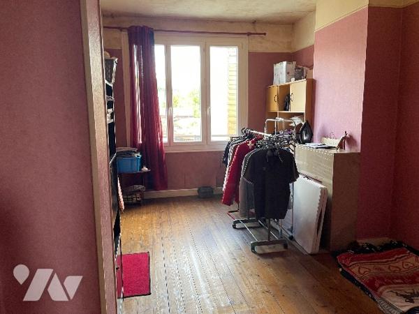 Immeuble de rapport comprenant local Commercial et un appartement situé à BLANGY SUR BRESLE (76340)