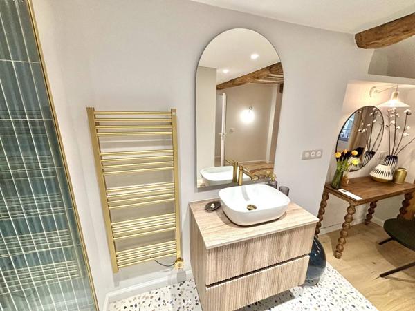 Superbe rénovation, belle maison en pierre du village !