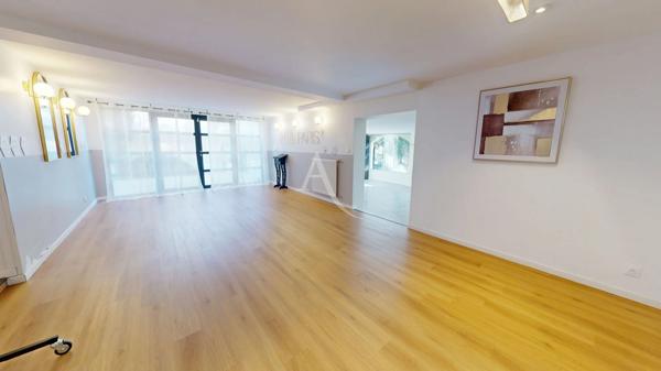 LE RAINCY ,DEMEURE D'EXCEPTION DANS L'UNE DES PLUS BELLES ALLÉES , PARC DE 1000 M² & PISCINE