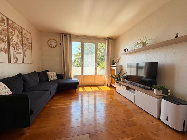 Appartement 3 pièce(s) 55 m2 15 min à pied RER A - Saint Germain En Laye Loyer 1 400 €/mois charges comprises **  - Référence  18454