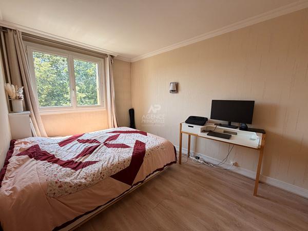 Appartement 3 pièce(s) 55 m2 15 min à pied RER A - Saint Germain En Laye Loyer 1 400 €/mois charges comprises **  - Référence  18454