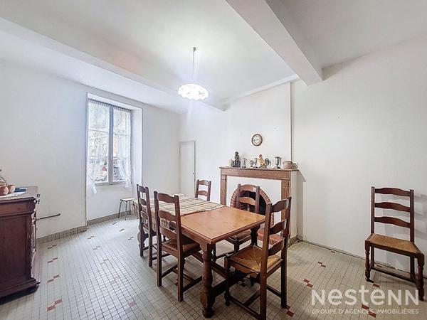 A Vendre Maison de ville en pierre à rénover avec cour intérieure au centre de Condom
