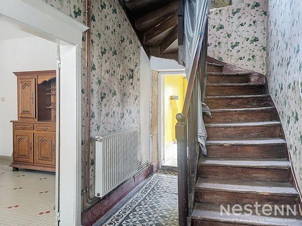 A Vendre Maison de ville en pierre à rénover avec cour intérieure au centre de Condom