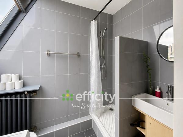 Appartement
         2 pièces
        - 30 m² 110 000 € *