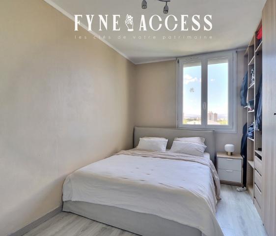 APPARTEMENT T4 - PORTES DE LYON - BRON - PARILLY - UNIVERSITÉ - STATIONNEMENT PRIVÉ - RESIDENCE SÉCURISÉE - TRAMWAY T2 - BUS - A6 - A7 - ROCADE EST , Bron