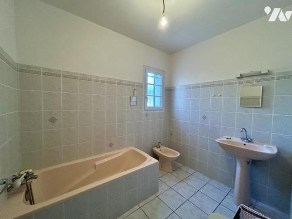 ST HILAIRE DE RIEZ, 800m de la plage, maison 3 chambres, garage, terrain de 479m² !