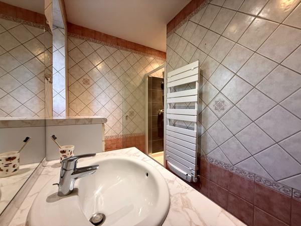 Lodève (34700) Rare Maison de Ville 187m² avec Jardin, Terrasse et Garage Indépendant