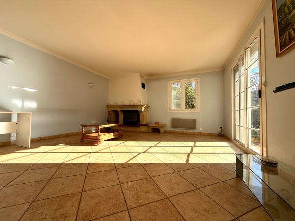 Lodève (34700) Rare Maison de Ville 187m² avec Jardin, Terrasse et Garage Indépendant