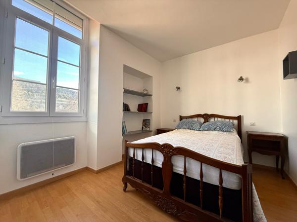 Lodève (34700) Rare Maison de Ville 187m² avec Jardin, Terrasse et Garage Indépendant