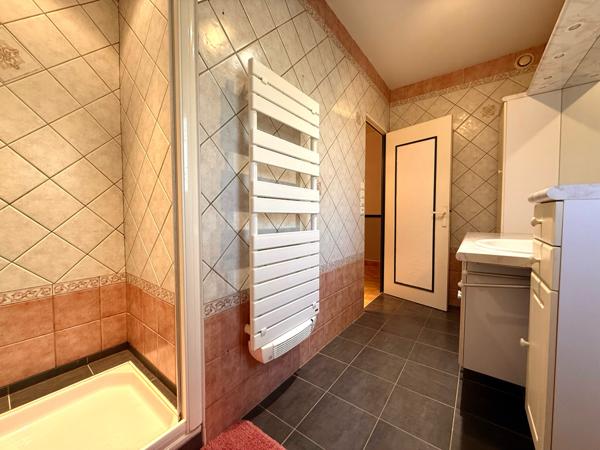 Lodève (34700) Rare Maison de Ville 187m² avec Jardin, Terrasse et Garage Indépendant