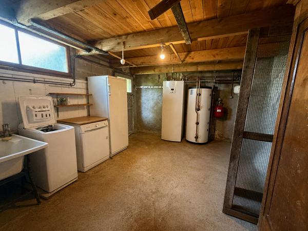 SOMMIERES DU CLAIN - LONGERE 145 m² + DEPENDANCES