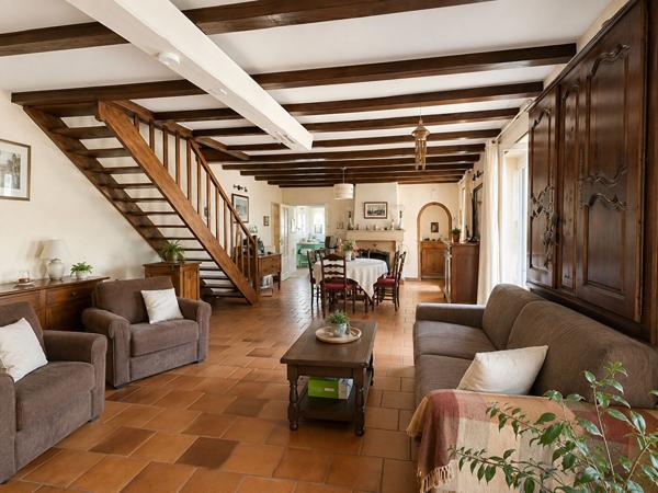 SOMMIERES DU CLAIN - LONGERE 145 m² + DEPENDANCES