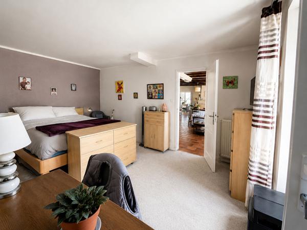 SOMMIERES DU CLAIN - LONGERE 145 m² + DEPENDANCES